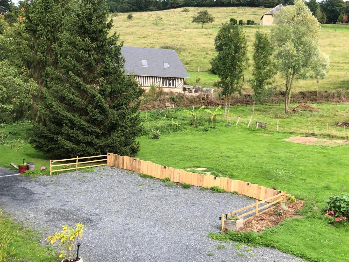 Grande Chambre Familiale Jaune Tout Bonnement Bien Putot-en-Auge Exterior foto