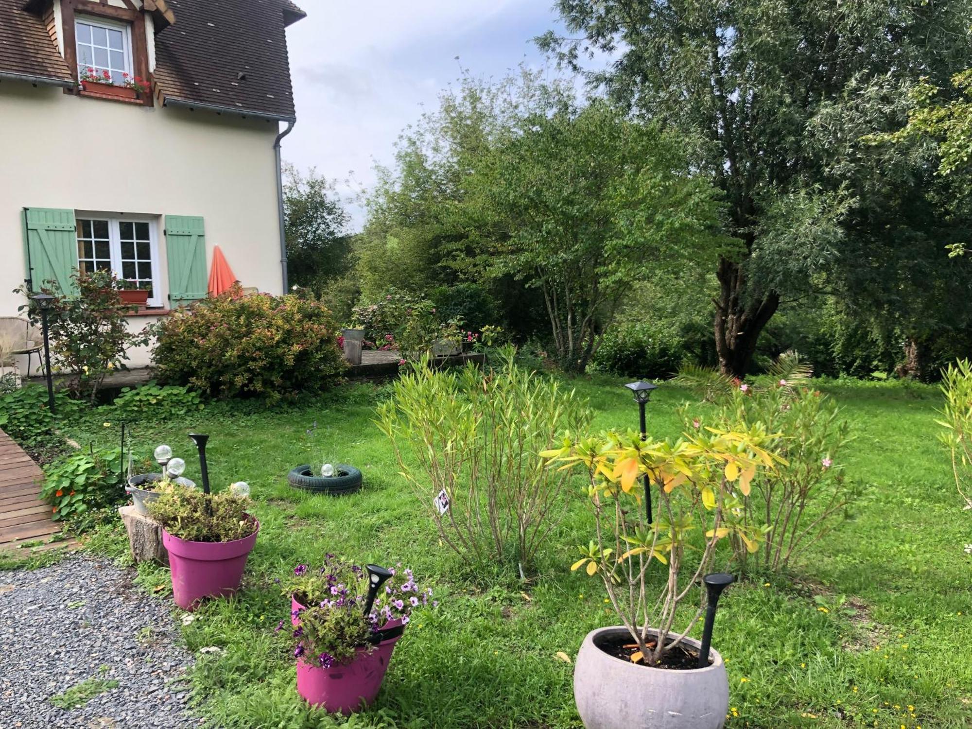 Grande Chambre Familiale Jaune Tout Bonnement Bien Putot-en-Auge Exterior foto